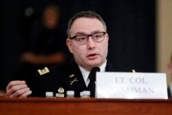 Letnan Kolonel Alexander Vindman, Direktur Urusan Eropa di Dewan Keamanan Nasional memberikan kesaksian di Gedung Capitol, Washington, D.C., 19 November 2019.