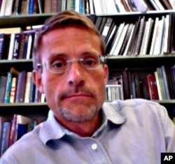The University of Arizona’s Brad Story can track every sound we make from the moment we take a breath before talking.