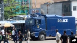 Des policiers déployés près de la cour constitutionnelle à Kinshasa, 19 décembre 2016.