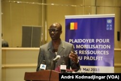 Issa Doubragne, ministre tchadien de l'Economie et de la planification du développement, au Tchad, le 9 mai 2018. (VOA/André Kodmadjingar)