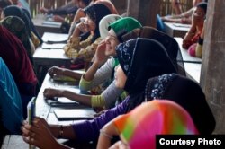 Cham students in Krauch Chhmar district, Tbaung Khmum province attending a private religious classroom under a house. (Photo: Eng Kok-Thay)