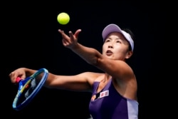 La chinoise Shuai Peng en action lors du match contre la japonaise Nao Hibino, le 21 janvier 2020.