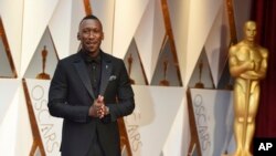 Mahershala Ali arrives at the Oscars on Sunday, Feb. 26, 2017, at the Dolby Theatre in Los Angeles. (Photo by Jordan Strauss/Invision/AP)