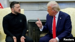 Rais wa Marekani Donald Trump akiwa na Rais wa Ukraine Volodymyr Zelenskyy katika ofisi ya Oval, Washington, Februari 28, 2025. 