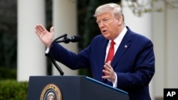 Presiden Amerika Serikat Donald Trump, Rabu (1/4), menolak memberlakukan perintah tinggal di rumah dalam skala nasional. (Foto: dok)