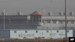 중국 신장 자치구의 군산공업단지. 