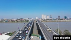 ទិដ្ឋភាព​នៃ​ស្ពានមិត្តភាពកម្ពុជា-ជប៉ុន​ (ជ្រោយចង្វាទី១)​ ដែល​ត្រូវបាន​ជួសជុល​ក្រោម​ការ​ឧបត្ថម្ភដោយ​រដ្ឋាភិបាលជប៉ុន។ (រូបថត៖ ហ្វេសប៊ុកក្រសួងសាធារណការនិងដឹកជញ្ជូន)