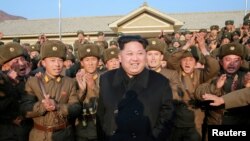 Pemimpin Korea Utara Kim Jong-un di Pyongyang, 9 November 2016 (Foto: dok).