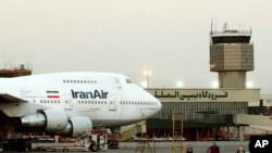 ARSIP - Boeing 747 tampak terparkir di Bandara Mehrabad Teheran. Boeing sedang menegosiasikan penjualan 100 pesawat komersial ke Iran.