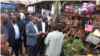 Le gouverneur du Sud-Kivu visite les stands à la 12e journée champêtre à Walungu, le 2 janvier 2020. (VOA/Ernest Muhero)