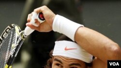 Untuk pertama kalinya setelah bertahun-tahun, Nadal tidak mencapai perempat final turnamen tenis. Ia dikalahkan petenis Austria Jurgen Melzer 6-1, 6-3, 6-3 di putaran ketiga Shanghai Masters.