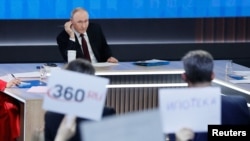Рускиот претседател Владимир Путин присуствува на неговата годишна прес-конференција и телефонско јавување на крајот на годината, во Москва, 19 декември 2024 година