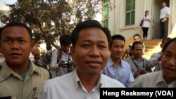 លោក ឈូក បណ្ឌិត​អតីត​អភិបាល​ក្រុង​បាវិត